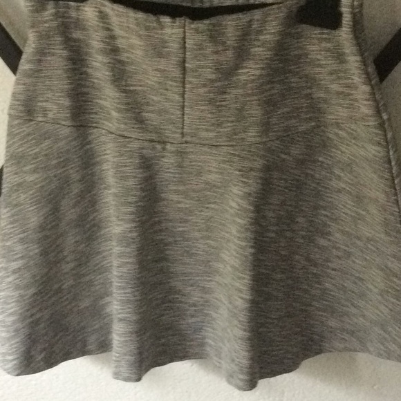 Women’s skirt - Picture 2 of 2